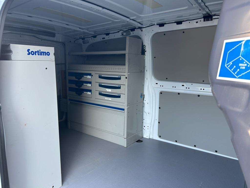 Mercedes-Benz eVito 111 Kasten Lang Regalsysteme beidseitig Mercedes-Benz eVito 111 Kasten Lang Regalsysteme beidseitig