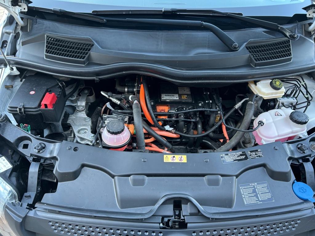 Mercedes-Benz eVito 111 Kasten Lang Regalsysteme beidseitig Mercedes-Benz eVito 111 Kasten Lang Regalsysteme beidseitig