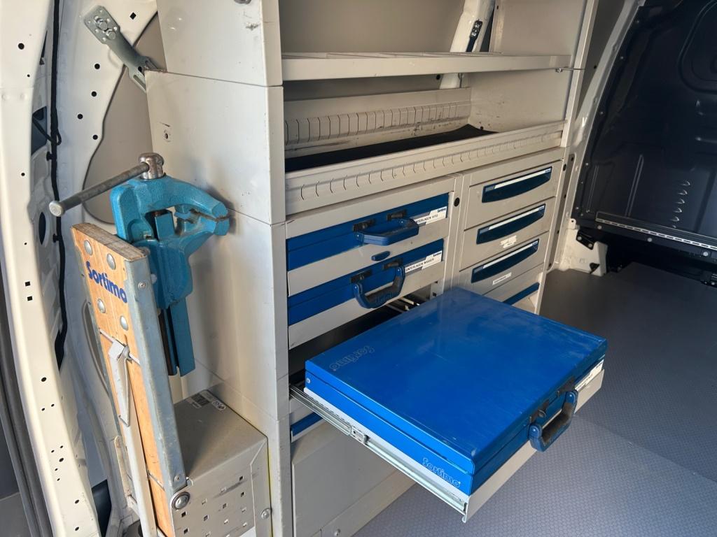 Mercedes-Benz eVito 111 Kasten Lang Regalsysteme beidseitig Mercedes-Benz eVito 111 Kasten Lang Regalsysteme beidseitig