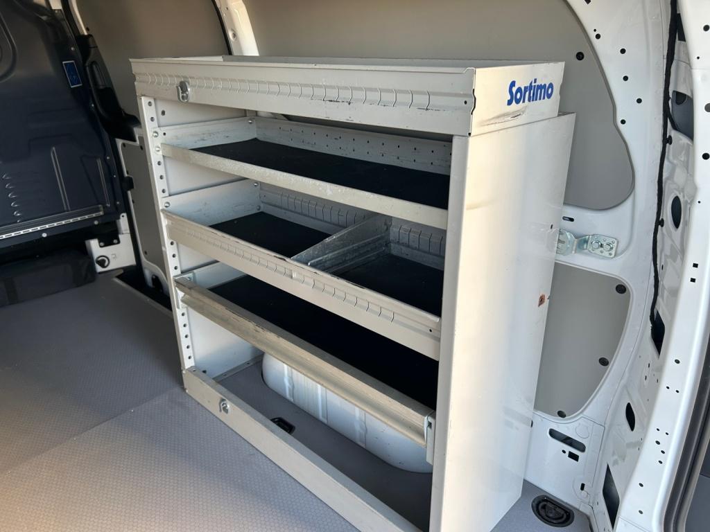 Mercedes-Benz eVito 111 Kasten Lang Regalsysteme beidseitig Mercedes-Benz eVito 111 Kasten Lang Regalsysteme beidseitig