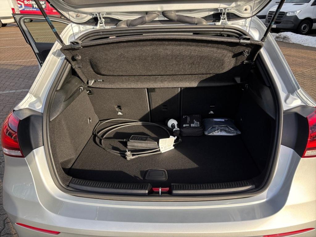 Mercedes-Benz A 250 e AMG, Fahrassistenzpaket Mercedes-Benz A 250 e AMG, Fahrassistenzpaket