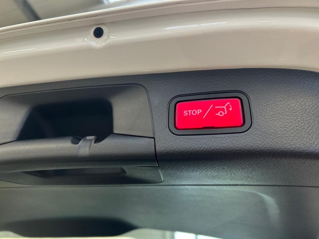 Mercedes-Benz GLA 220 d 4MATIC Progressive Line Advanced Mercedes-Benz GLA 220 d 4MATIC Progressive Line Advanced