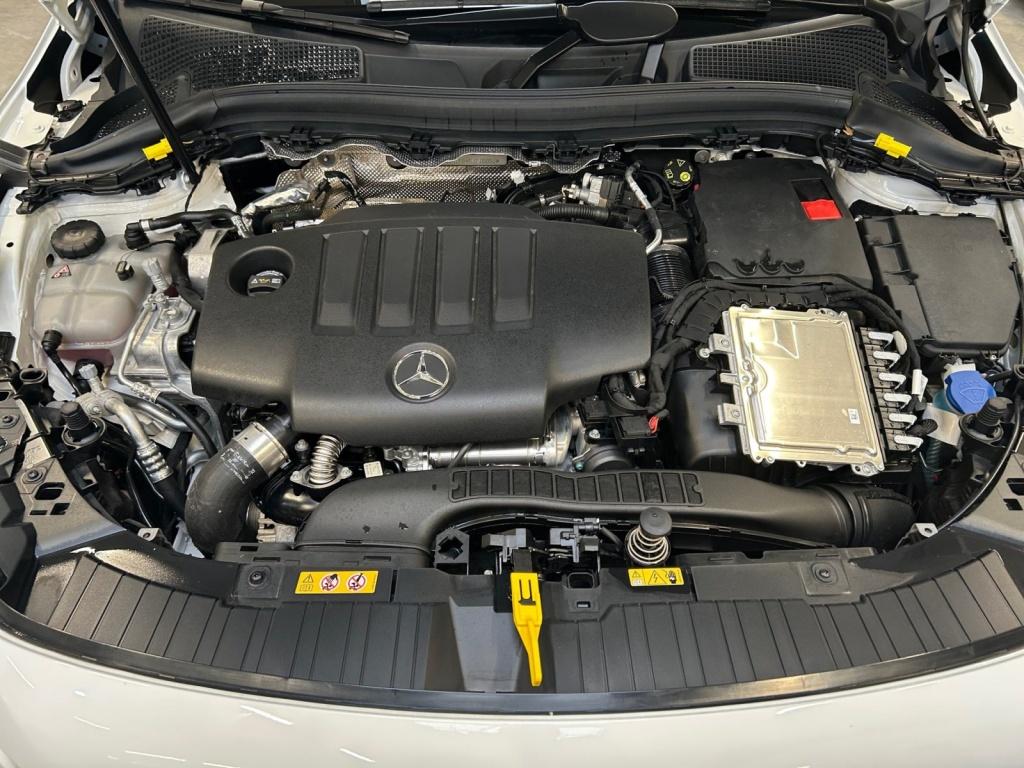 Mercedes-Benz GLA 220 d 4MATIC Progressive Line Advanced Mercedes-Benz GLA 220 d 4MATIC Progressive Line Advanced