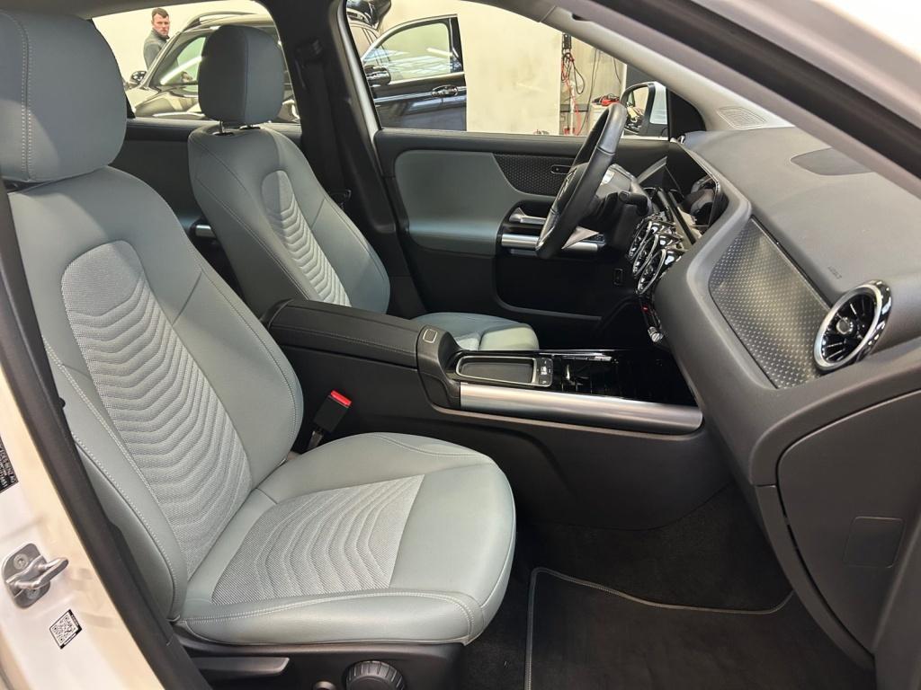 Mercedes-Benz GLA 220 d 4MATIC Progressive Line Advanced Mercedes-Benz GLA 220 d 4MATIC Progressive Line Advanced