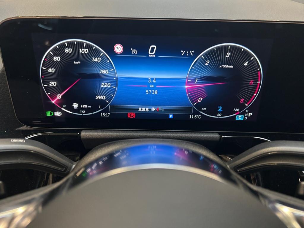 Mercedes-Benz GLA 220 d 4MATIC Progressive Line Advanced Mercedes-Benz GLA 220 d 4MATIC Progressive Line Advanced