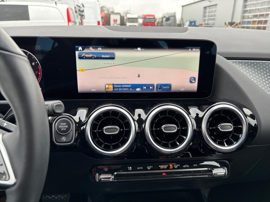 Mercedes-Benz GLA 180 Progressive Line Advanced Mercedes-Benz GLA 180 Progressive Line Advanced