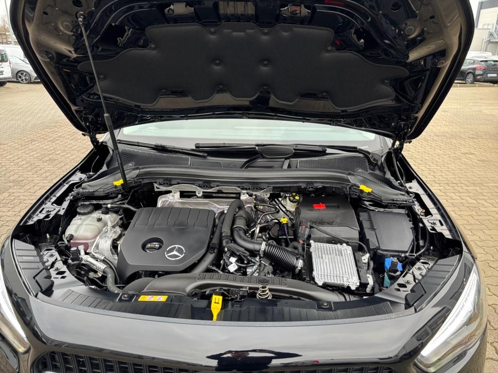 Mercedes-Benz GLA 180 Progressive Line Advanced Mercedes-Benz GLA 180 Progressive Line Advanced