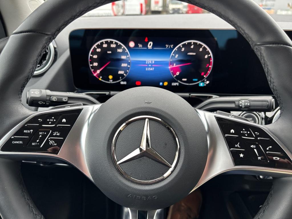 Mercedes-Benz GLA 180 Progressive Line Advanced Mercedes-Benz GLA 180 Progressive Line Advanced