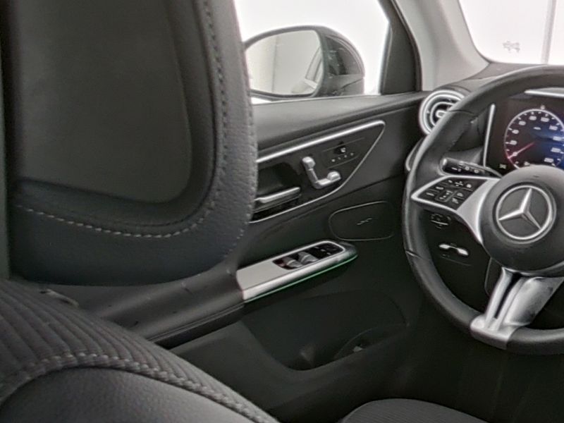 Mercedes-Benz GLC 200 4MATIC Avantgarde Plus, AHV, Soundsystem Mercedes-Benz GLC 200 4MATIC Avantgarde Plus, AHV, Soundsystem