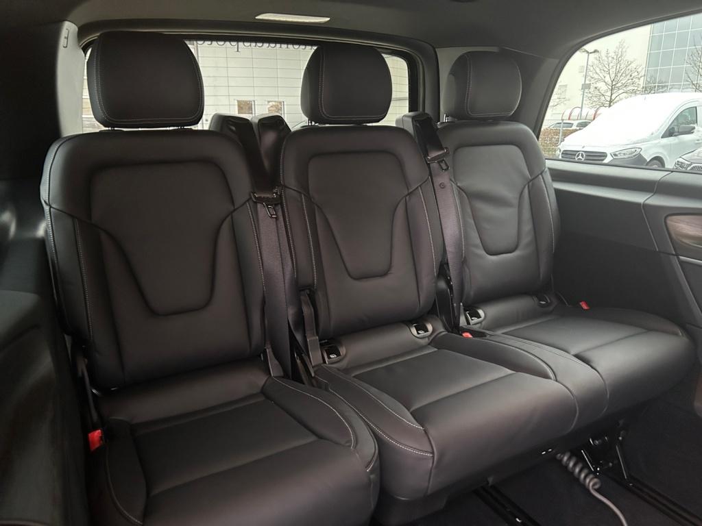 Mercedes-Benz V 300 d 4MATIC AVANTGARDE Extralang LED+DISTR+KAM Mercedes-Benz V 300 d 4MATIC AVANTGARDE Extralang LED+DISTR+KAM