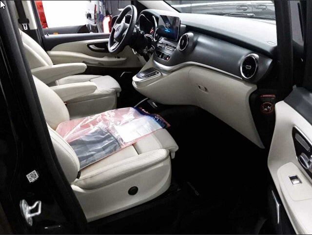 Mercedes-Benz V 300 d 4MATIC AVANTGARDE AMG Top Ausstattung Mercedes-Benz V 300 d 4MATIC AVANTGARDE AMG Top Ausstattung