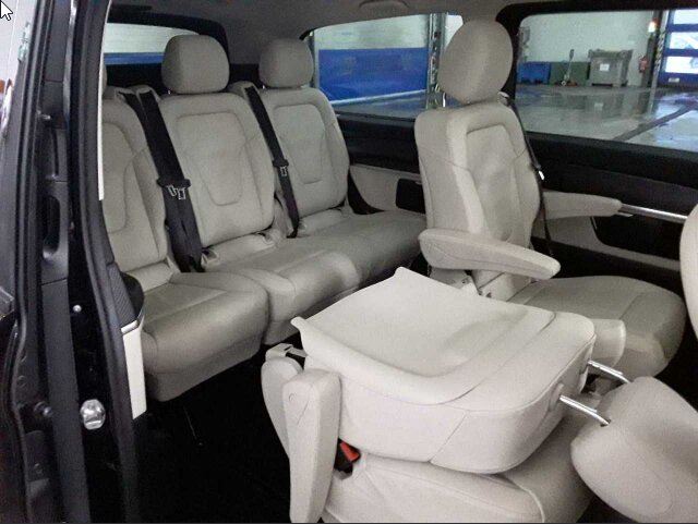 Mercedes-Benz V 300 d 4MATIC AVANTGARDE AMG Top Ausstattung Mercedes-Benz V 300 d 4MATIC AVANTGARDE AMG Top Ausstattung