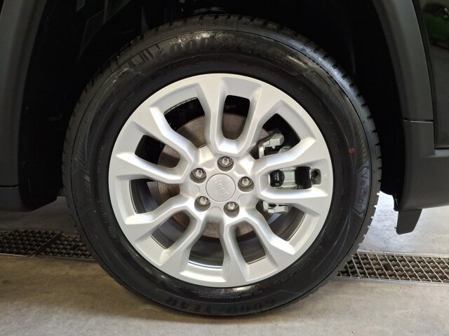 Jeep Compass 1.5l T4 48V e-Hybrid MHEV Altitude FWD Jeep Compass 1.5l T4 48V e-Hybrid MHEV Altitude FWD