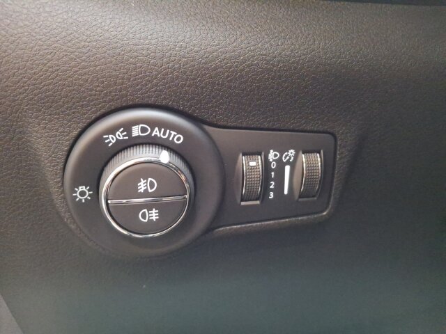 Jeep Compass 1.5l T4 48V e-Hybrid MHEV Altitude FWD Jeep Compass 1.5l T4 48V e-Hybrid MHEV Altitude FWD