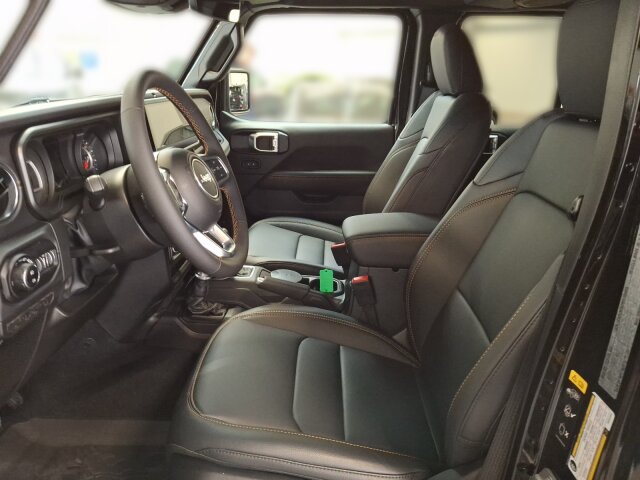 Jeep WRANGLER ICE MY2024 Sahara 2.0l T-GDI (272 PS) Jeep WRANGLER ICE MY2024 Sahara 2.0l T-GDI (272 PS)