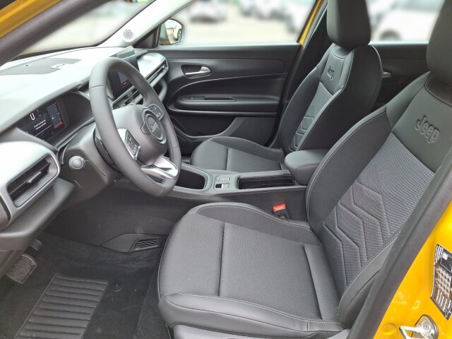 Jeep Avenger e-Hybrid MY25 Altitude 1.2l T3 48V FWD Jeep Avenger e-Hybrid MY25 Altitude 1.2l T3 48V FWD