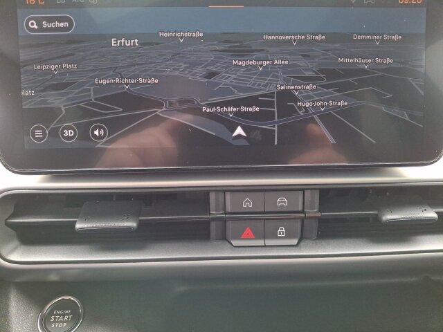 Jeep Avenger e-Hybrid MY25 Summit Leder/Glasdach Jeep Avenger e-Hybrid MY25 Summit Leder/Glasdach