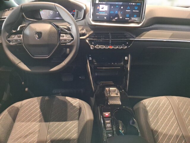 Peugeot 2008 Allure 130 AT8 +LED+Navi+SHZ+GJR+LM+ Peugeot 2008 Allure 130 AT8 +LED+Navi+SHZ+GJR+LM+