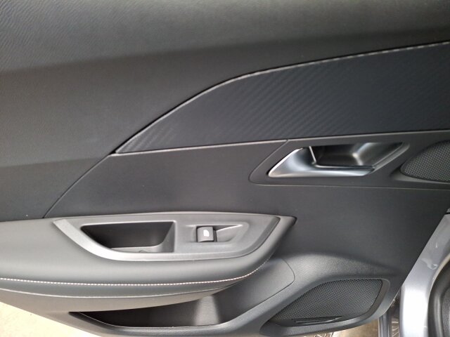 Peugeot 2008 Allure 130 AT8 +LED+EPH+Navi+GJR+LM+ Peugeot 2008 Allure 130 AT8 +LED+EPH+Navi+GJR+LM+