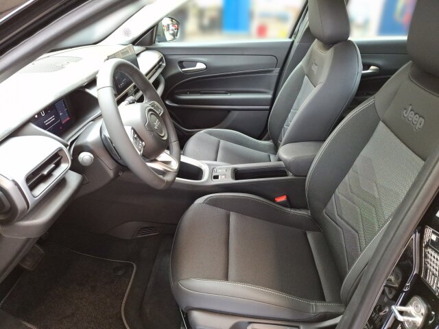 Jeep Avenger e-Hybrid MY25 Altitude 1.2l T3 48V FWD Jeep Avenger e-Hybrid MY25 Altitude 1.2l T3 48V FWD