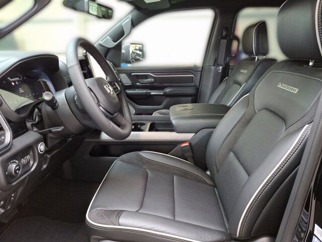 Dodge RAM 1500 MY2025 Laramie Crew Cab 3.0L Hurricane Dodge RAM 1500 MY2025 Laramie Crew Cab 3.0L Hurricane