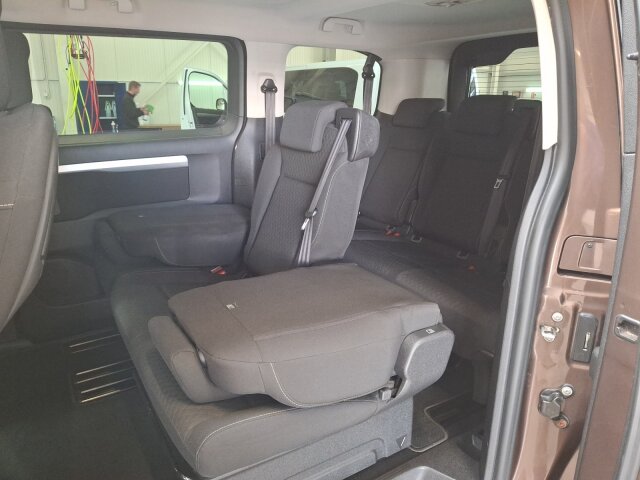 Opel Zafira Life 2.0 D M Edition 8-Sitzer Automatik Navi AHK 177PS Opel Zafira Life 2.0 D M Edition 8-Sitzer Automatik Navi AHK 177PS