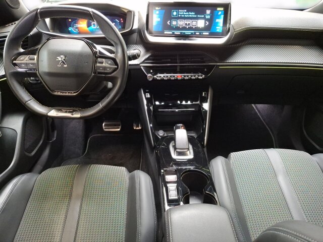 Peugeot e-2008 GT +11KW OBC+Navi+SHZ+LED+Kamera Peugeot e-2008 GT +11KW OBC+Navi+SHZ+LED+Kamera