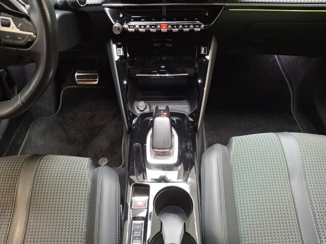 Peugeot e-2008 GT +11KW OBC+Navi+SHZ+LED+Kamera Peugeot e-2008 GT +11KW OBC+Navi+SHZ+LED+Kamera