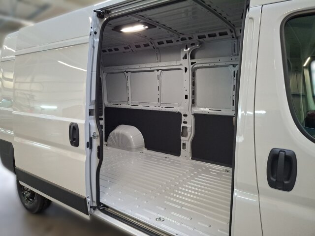 Opel Movano 2.2 D 3,5t L3H2 +Rückfahrkamera+AHZV+ Opel Movano 2.2 D 3,5t L3H2 +Rückfahrkamera+AHZV+