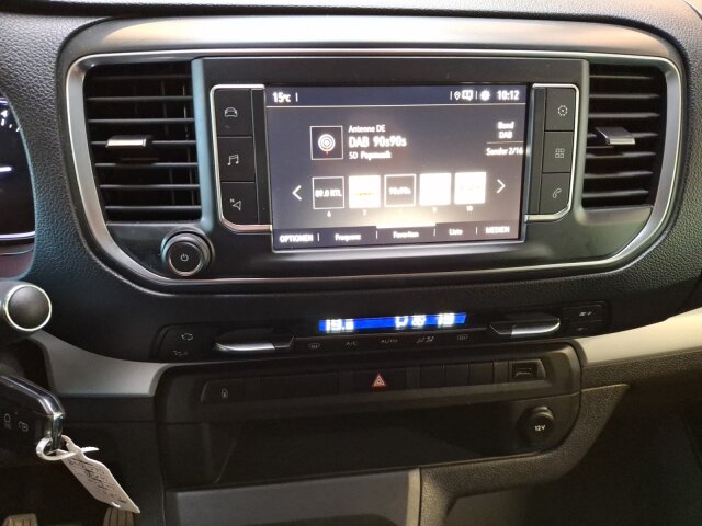 Opel Zafira Life 2.0 D M Edition 8-Sitzer Klimaautomatik Sitzheizung Navi 144PS Opel Zafira Life 2.0 D M Edition 8-Sitzer Klimaautomatik Sitzheizung Navi 144PS