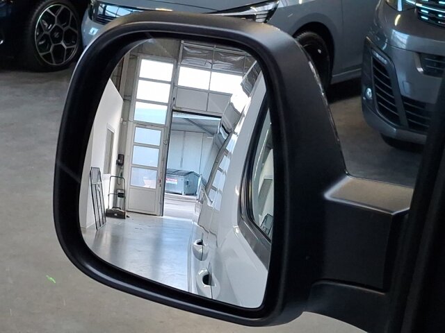 Opel Zafira Life 2.0 D M Edition 8-Sitzer Klimaautomatik Sitzheizung Navi 144PS Opel Zafira Life 2.0 D M Edition 8-Sitzer Klimaautomatik Sitzheizung Navi 144PS