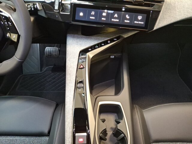 Peugeot 5008 Allure Business 145 +LED+360°Kamera+SHZ+ Peugeot 5008 Allure Business 145 +LED+360°Kamera+SHZ+