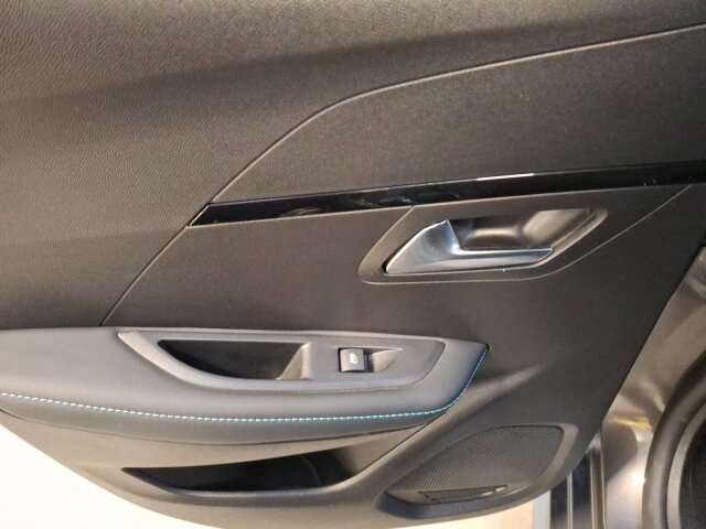 Peugeot 208 Allure Pack 100 Navi+SHZ+ECO-LED+ Peugeot 208 Allure Pack 100 Navi+SHZ+ECO-LED+