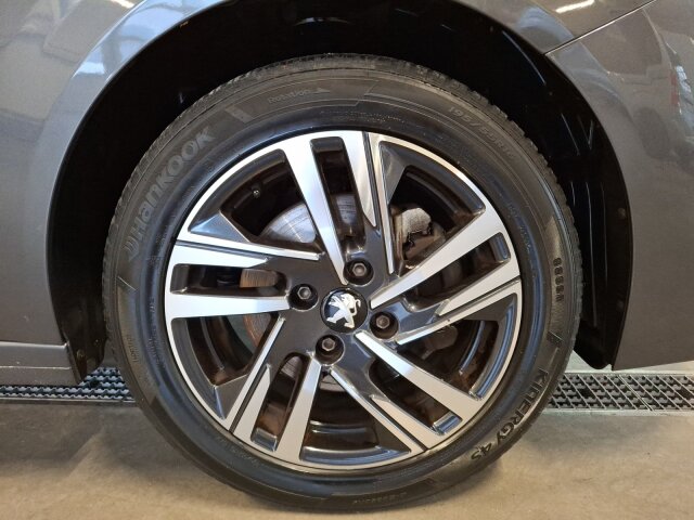 Peugeot 208 Allure Pack 100 Navi+SHZ+ECO-LED+ Peugeot 208 Allure Pack 100 Navi+SHZ+ECO-LED+