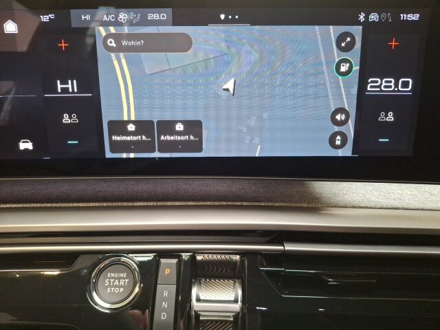 Peugeot e-5008 GT Exclusive 210 +Winter+AHK+Pano-Nav+SHZ Peugeot e-5008 GT Exclusive 210 +Winter+AHK+Pano-Nav+SHZ