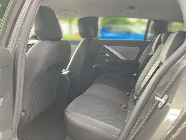 Opel Astra ST 1.2 Edition +Rückfahrkamera+LED+LHZ Opel Astra ST 1.2 Edition +Rückfahrkamera+LED+LHZ