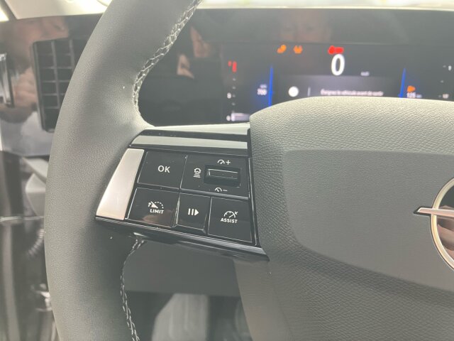 Opel Astra ST 1.2 Edition +Rückfahrkamera+LED+LHZ Opel Astra ST 1.2 Edition +Rückfahrkamera+LED+LHZ