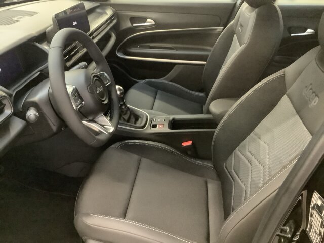 Jeep Avenger Benziner MY24 Altitude 1.2 T3 MT FWD Jeep Avenger Benziner MY24 Altitude 1.2 T3 MT FWD