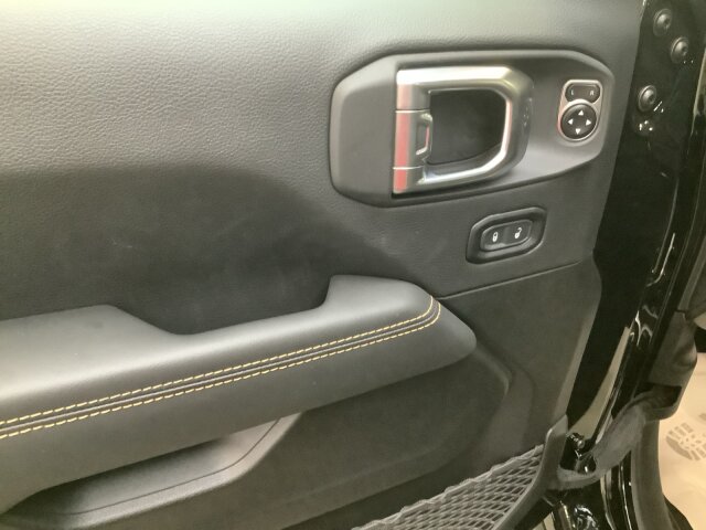 Jeep WRANGLER ICE MY2024 Sahara 2.0l T-GDI (272 PS) Jeep WRANGLER ICE MY2024 Sahara 2.0l T-GDI (272 PS)