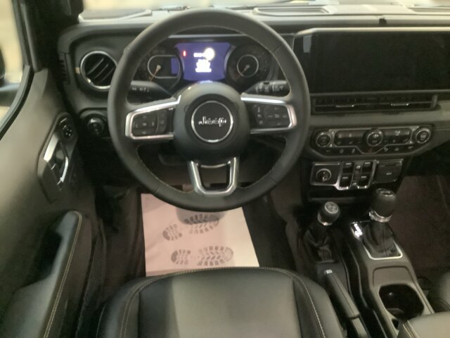 Jeep WRANGLER ICE MY2024 Sahara 2.0l T-GDI (272 PS) Jeep WRANGLER ICE MY2024 Sahara 2.0l T-GDI (272 PS)