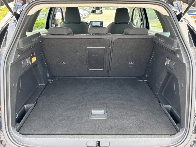 Peugeot 3008 Active Pack 130 +Navi+LED+Kamera+SHZ+ Peugeot 3008 Active Pack 130 +Navi+LED+Kamera+SHZ+