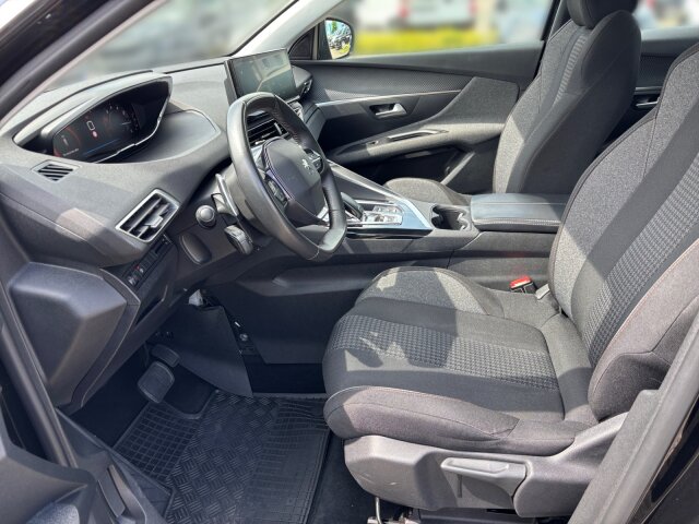 Peugeot 3008 Active Pack 130 +Navi+LED+Kamera+SHZ+ Peugeot 3008 Active Pack 130 +Navi+LED+Kamera+SHZ+