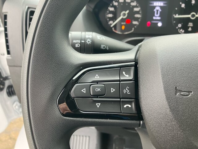 Opel Movano DoKa 7-Sitze +Allwetter+AHK+Kamera+ Opel Movano DoKa 7-Sitze +Allwetter+AHK+Kamera+