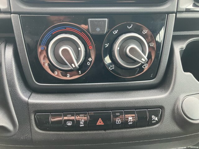 Opel Movano DoKa 7-Sitze +Allwetter+AHK+Kamera+ Opel Movano DoKa 7-Sitze +Allwetter+AHK+Kamera+