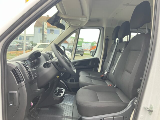 Opel Movano DoKa 7-Sitze +Allwetter+AHK+Kamera+ Opel Movano DoKa 7-Sitze +Allwetter+AHK+Kamera+