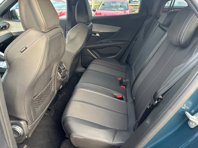 Peugeot 3008 GT 130 EAT8 Navi+Grip+SHZ+Kamera Peugeot 3008 GT 130 EAT8 Navi+Grip+SHZ+Kamera