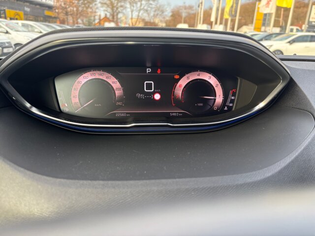 Peugeot 3008 GT 130 EAT8 Navi+Grip+SHZ+Kamera Peugeot 3008 GT 130 EAT8 Navi+Grip+SHZ+Kamera