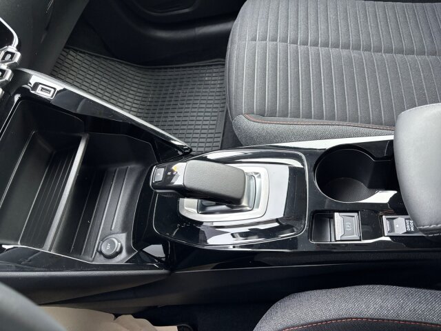 Peugeot Active 136 Elektromotor +SHZ+EPH+Klima+ Peugeot Active 136 Elektromotor +SHZ+EPH+Klima+