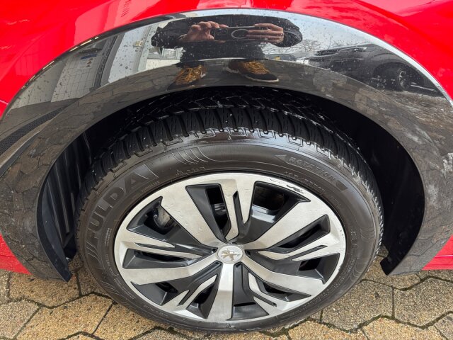 Peugeot Active 136 Elektromotor +SHZ+EPH+Klima+ Peugeot Active 136 Elektromotor +SHZ+EPH+Klima+