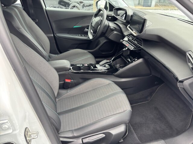 Peugeot E-2008 Allure Pack 136 +EPH+Klima+LED+11KW OBC+ Peugeot E-2008 Allure Pack 136 +EPH+Klima+LED+11KW OBC+